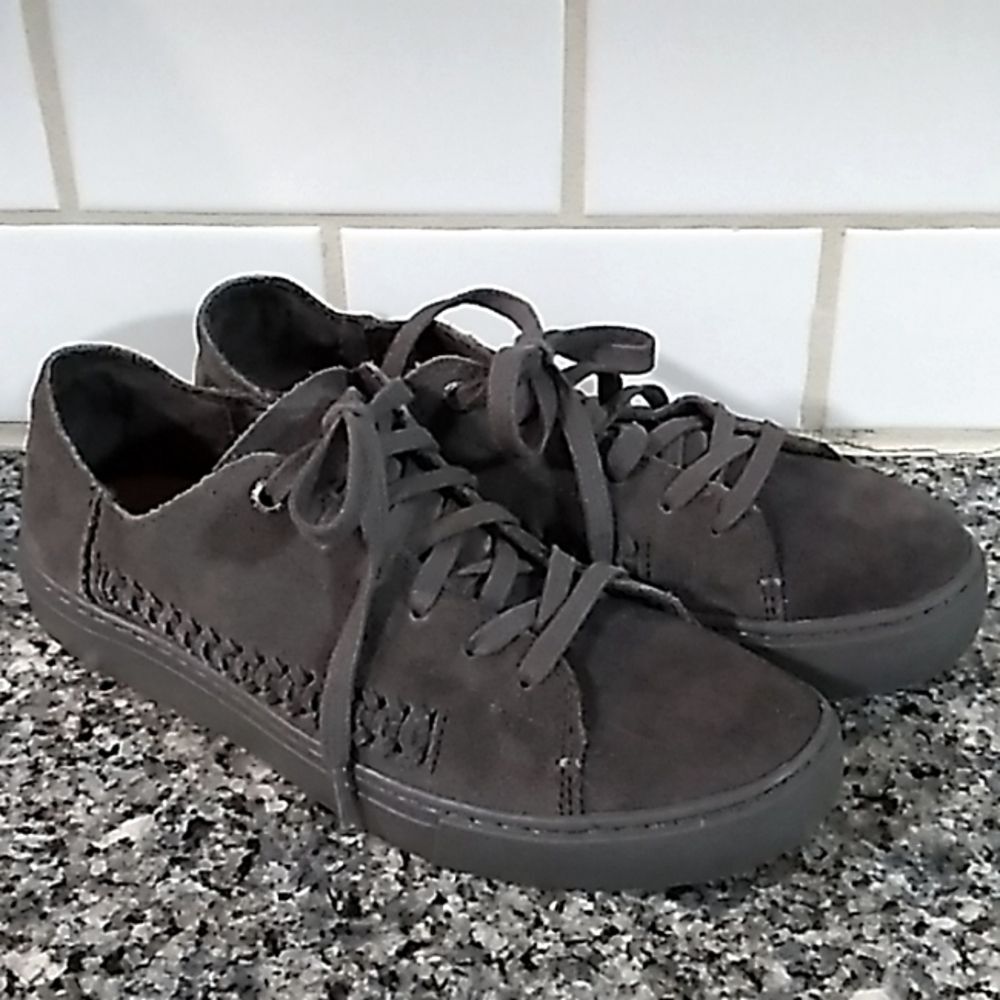 Toms Gray Suede Woven Lace Up Shoes. Sz 6